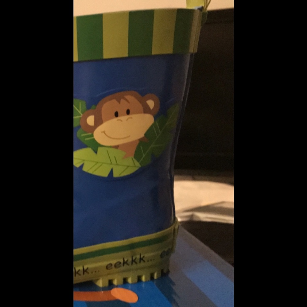 Size 6 Rain boots NWOT